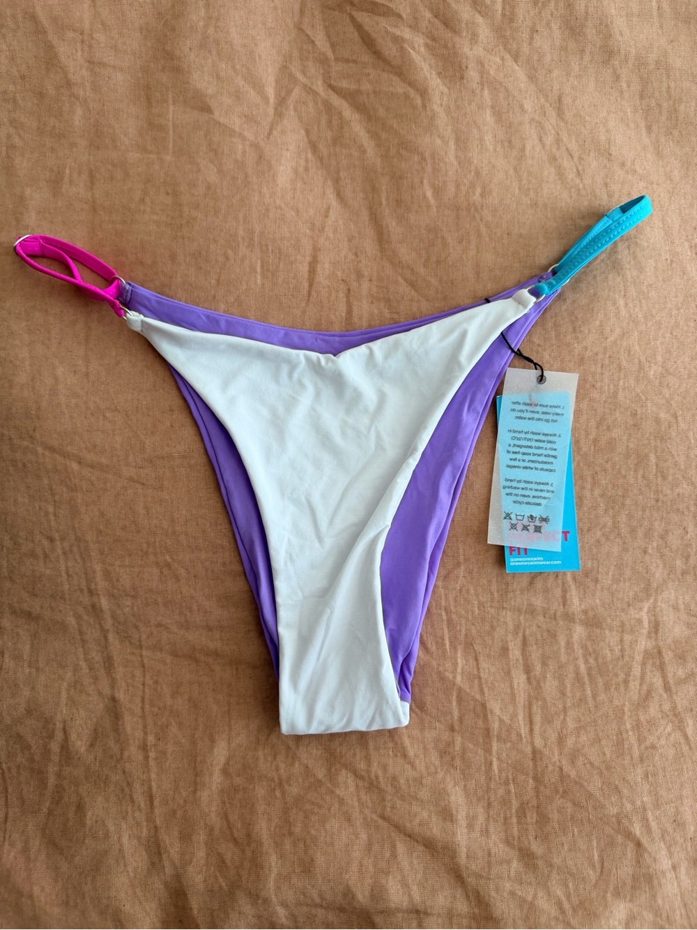 Oneone Allí bottoms in pristine